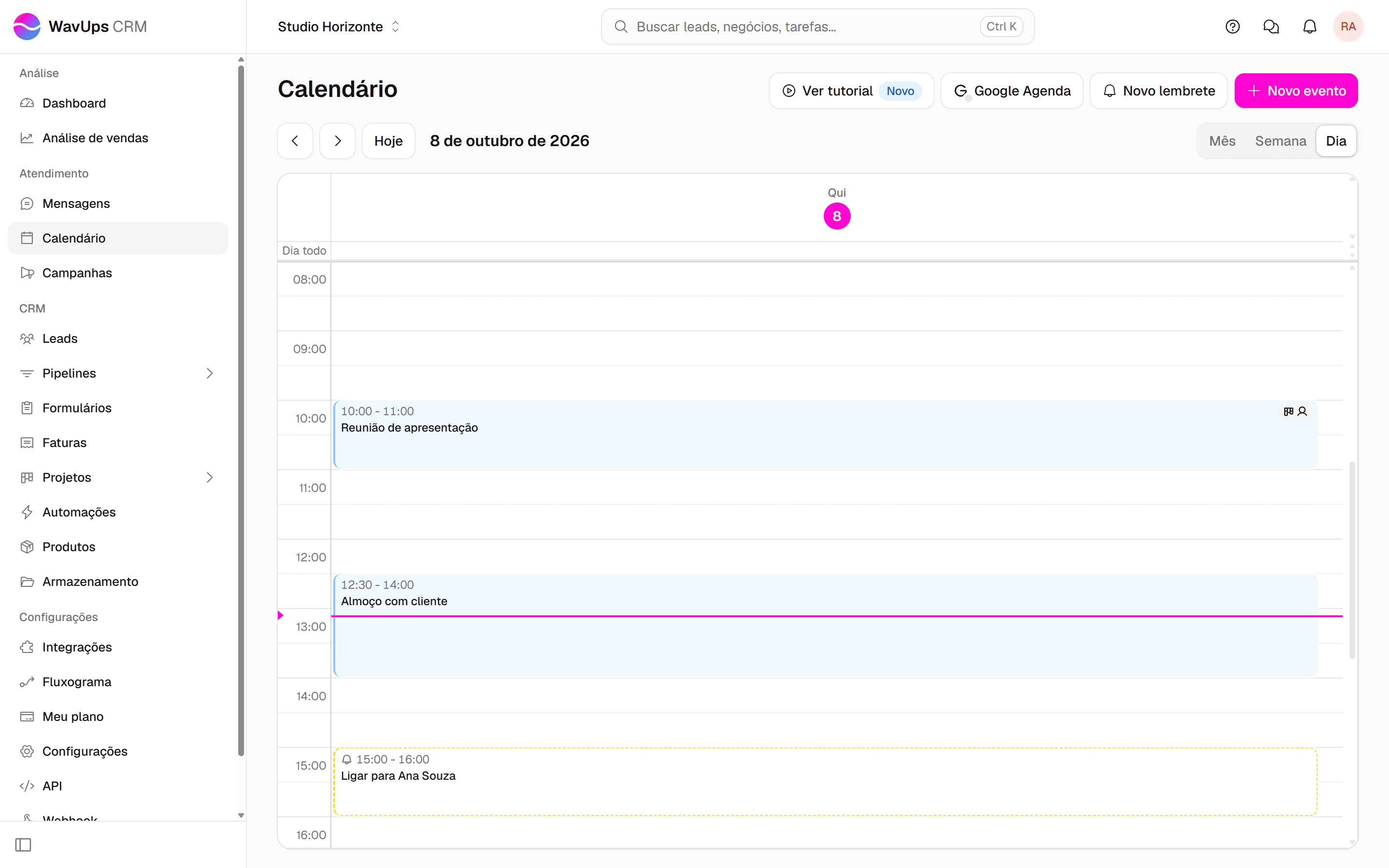 Calendário na visão de dia, com os compromissos de um dia hora a hora.