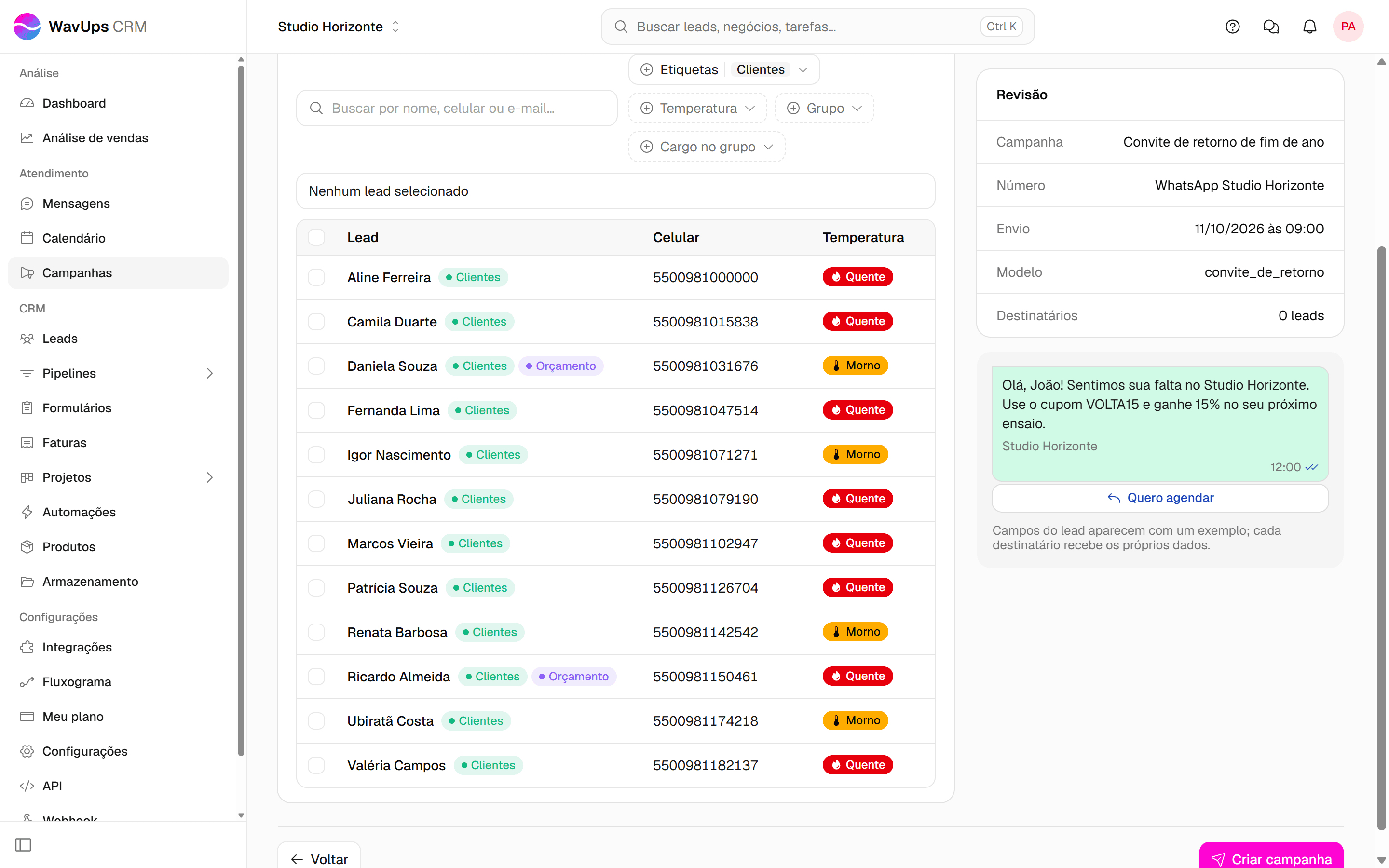 Lista de leads filtrada por etiqueta, com o filtro Etiquetas aplicado e os leads que combinam.