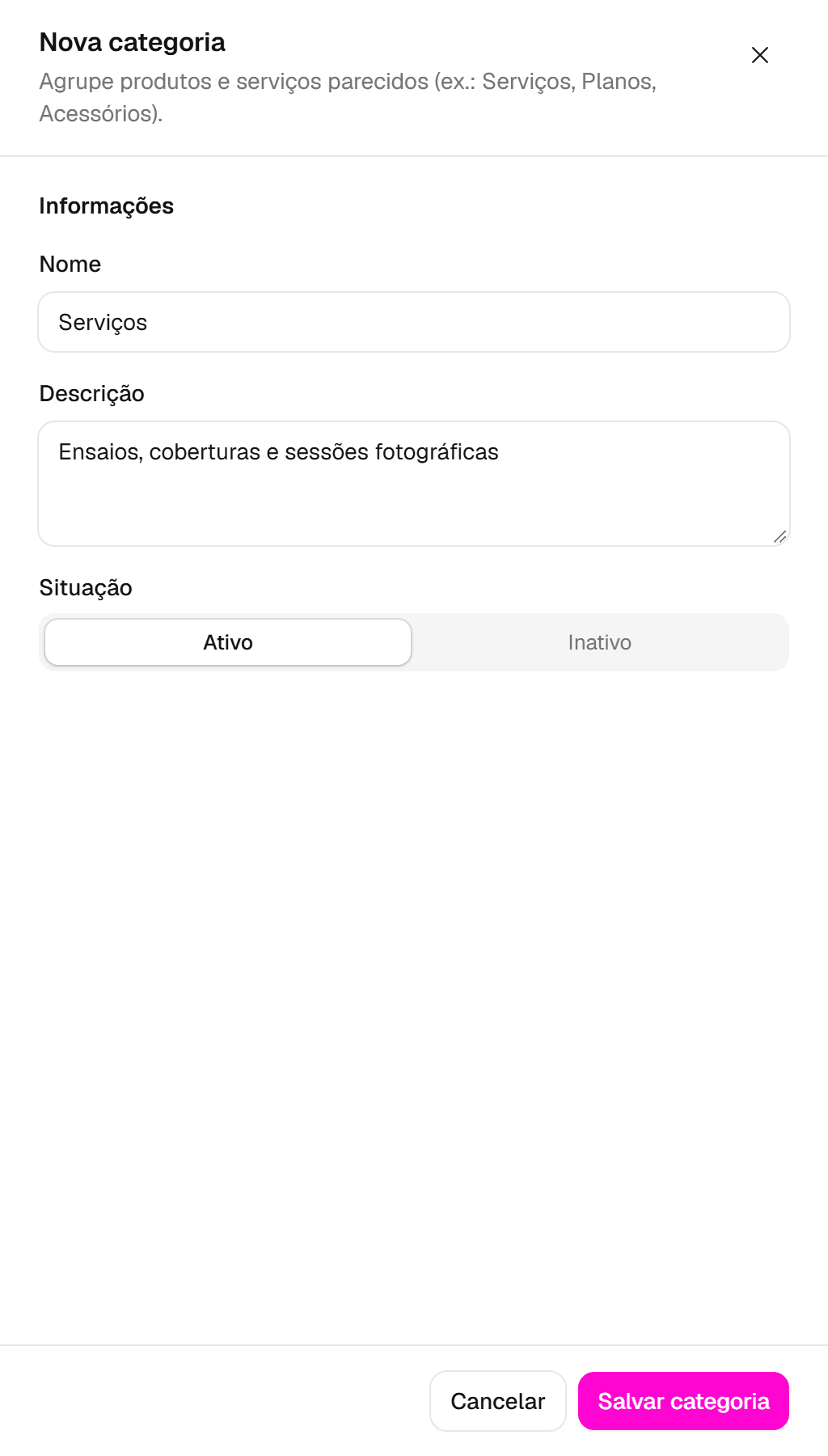 Painel Nova categoria com o nome Serviços e a descrição preenchidos e o botão Salvar categoria.